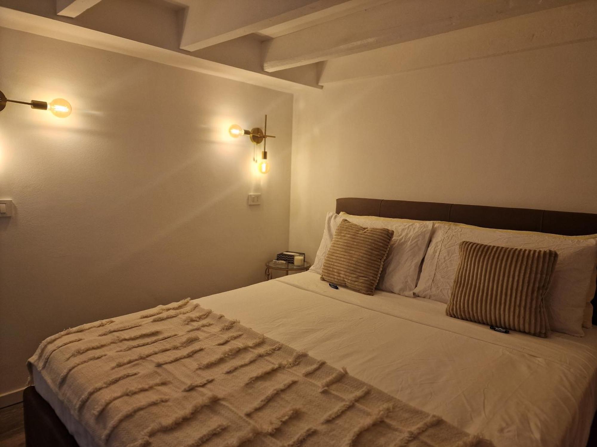 Regina Milano In Porta Romana 3 - Sky Tv, Wifi & Breakfast Box Apartment Exterior photo
